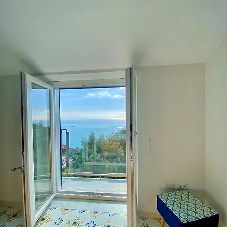 فندق مبيت وإفطار Casa Flora 4*