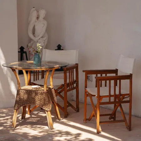 فندق مبيت وإفطار Casa Flora 4*