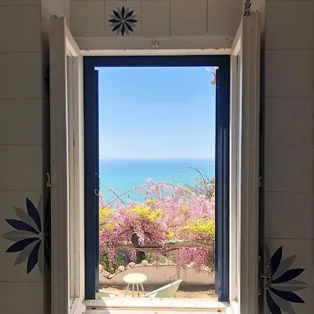 Casa Flora 4*