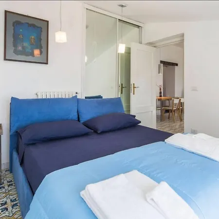 Casa Flora Bed & Breakfast *