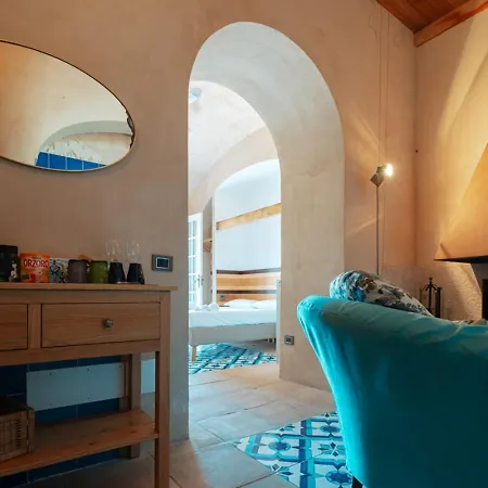 Casa Flora Bed & Breakfast *