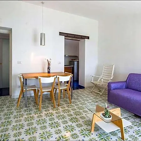Casa Flora Bed & Breakfast 4*