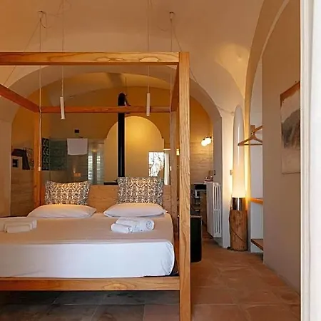 Casa Flora Bed & Breakfast 4*