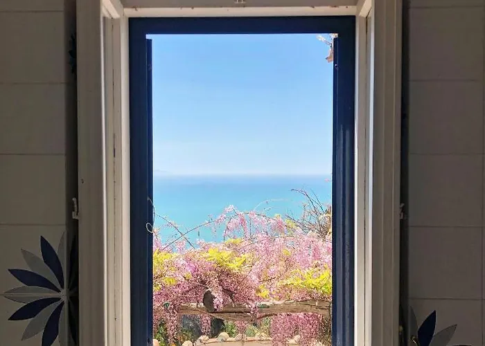 Casa Flora 4*